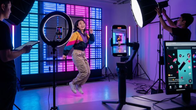 糖心关晓彤传媒写真